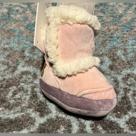 🩷 Koolaburra by Ugg, Plush Boot Toy Snuggle Up Toy! - Picture 2 of 2